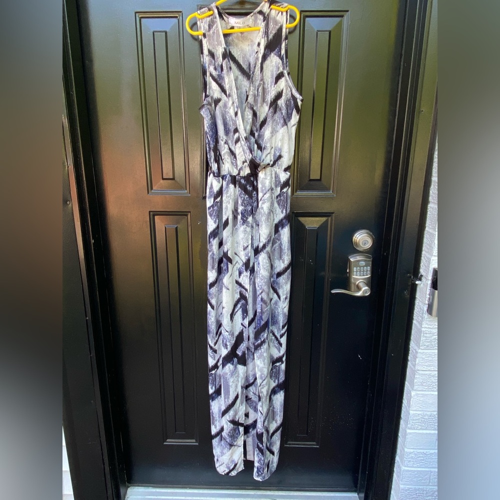 Women’s Dress, M!